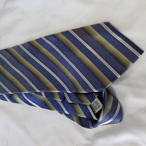 Geoffrey Breene tie 100% silk